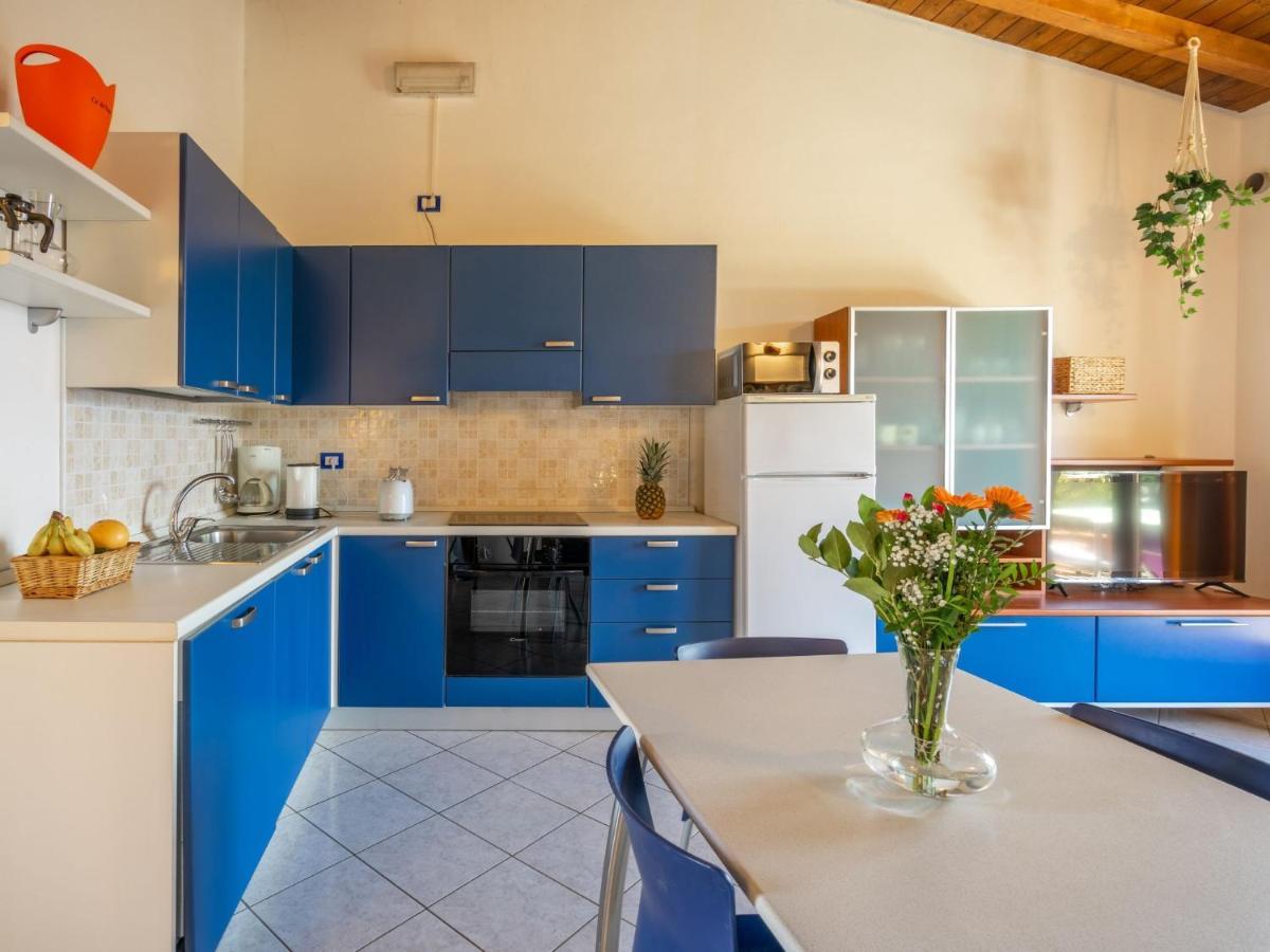 Apartment Residenza Agrifoglio-8 By Interhome Luino Bagian luar foto