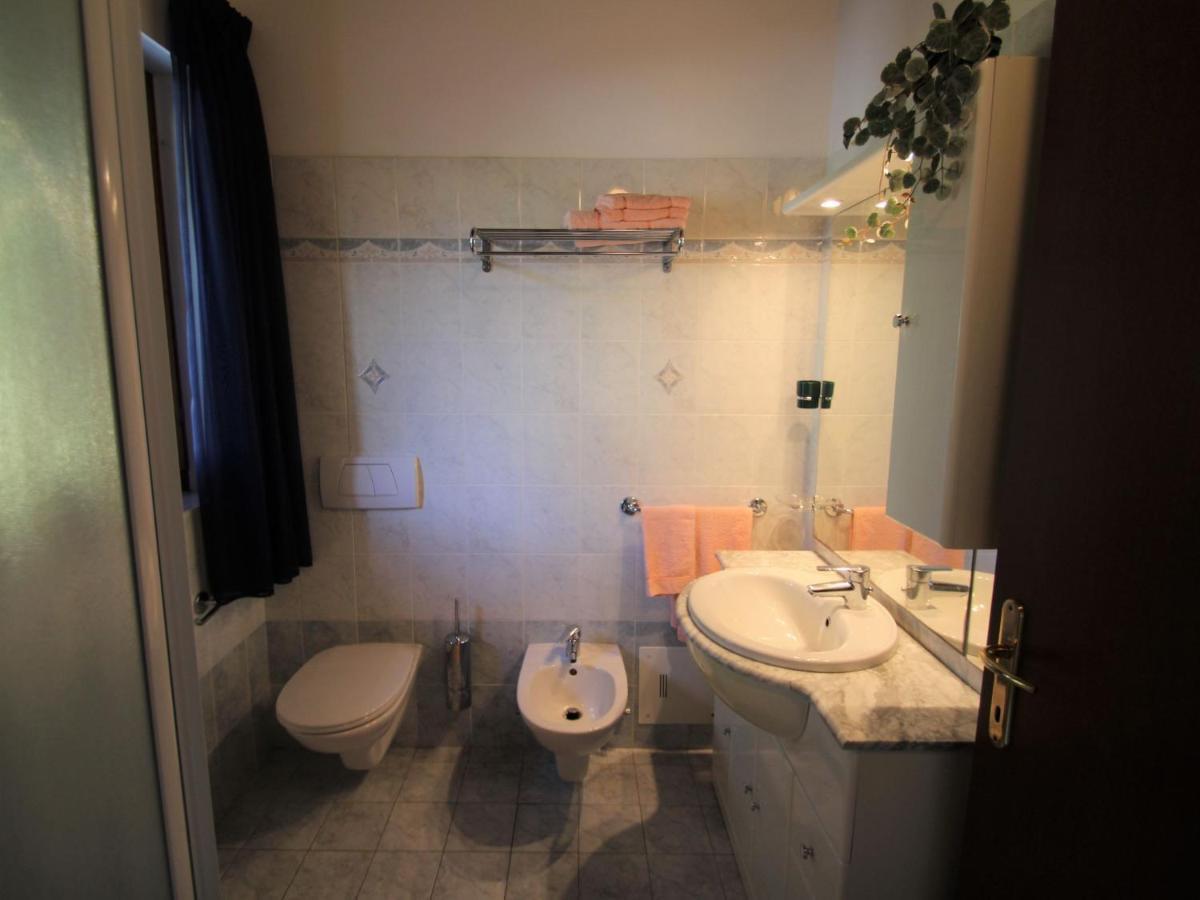 Apartment Residenza Agrifoglio-8 By Interhome Luino Bagian luar foto
